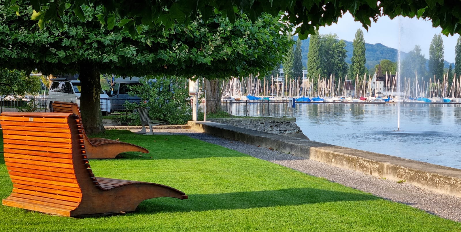 Seepromenade Steckborn mit Hafen und Fontäne